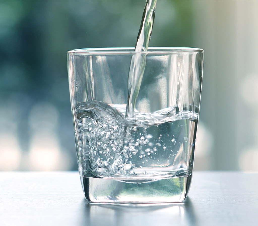 Glas mit Wasser